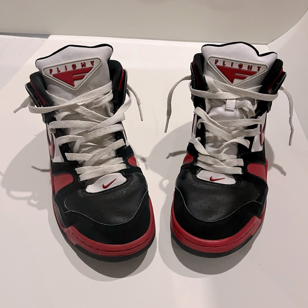2012 Nike Air Flight Falcon 397204-066 Black/red Basketball Sneakers Size 9